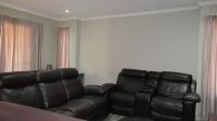 Lounges - 22 square meters of property in Cosmo City