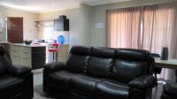Lounges - 22 square meters of property in Cosmo City