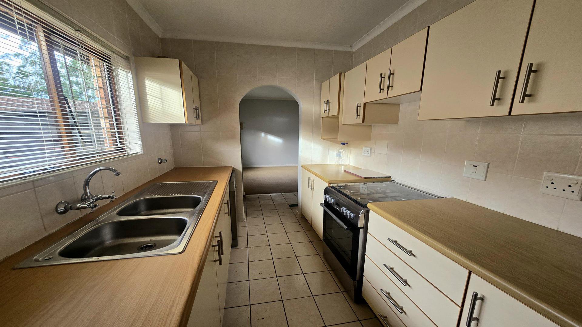 Kitchen of property in Chasedene