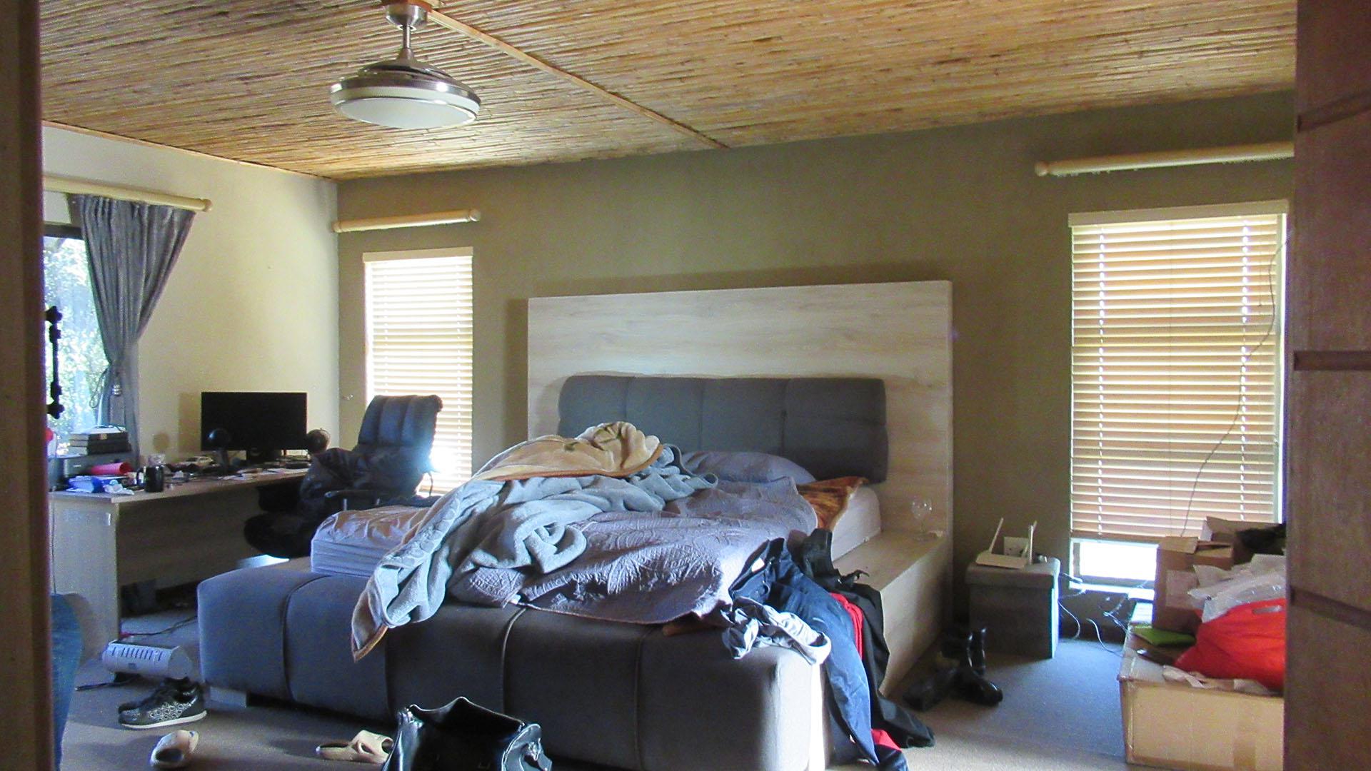 Main Bedroom - 29 square meters of property in Drumblade AH