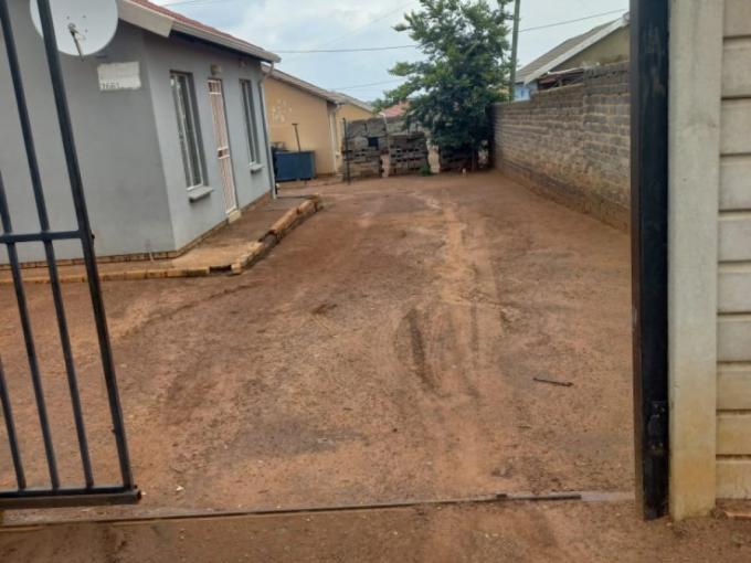 2 Bedroom House for Sale For Sale in Savanna City - MR707433