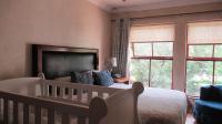 Main Bedroom - 18 square meters of property in Fourways