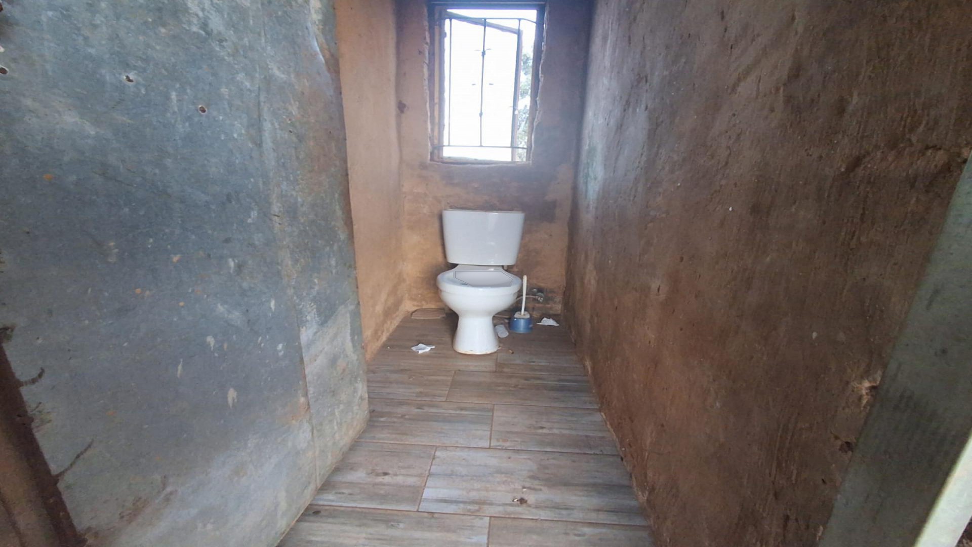 Bathroom 1 of property in West Rand AH