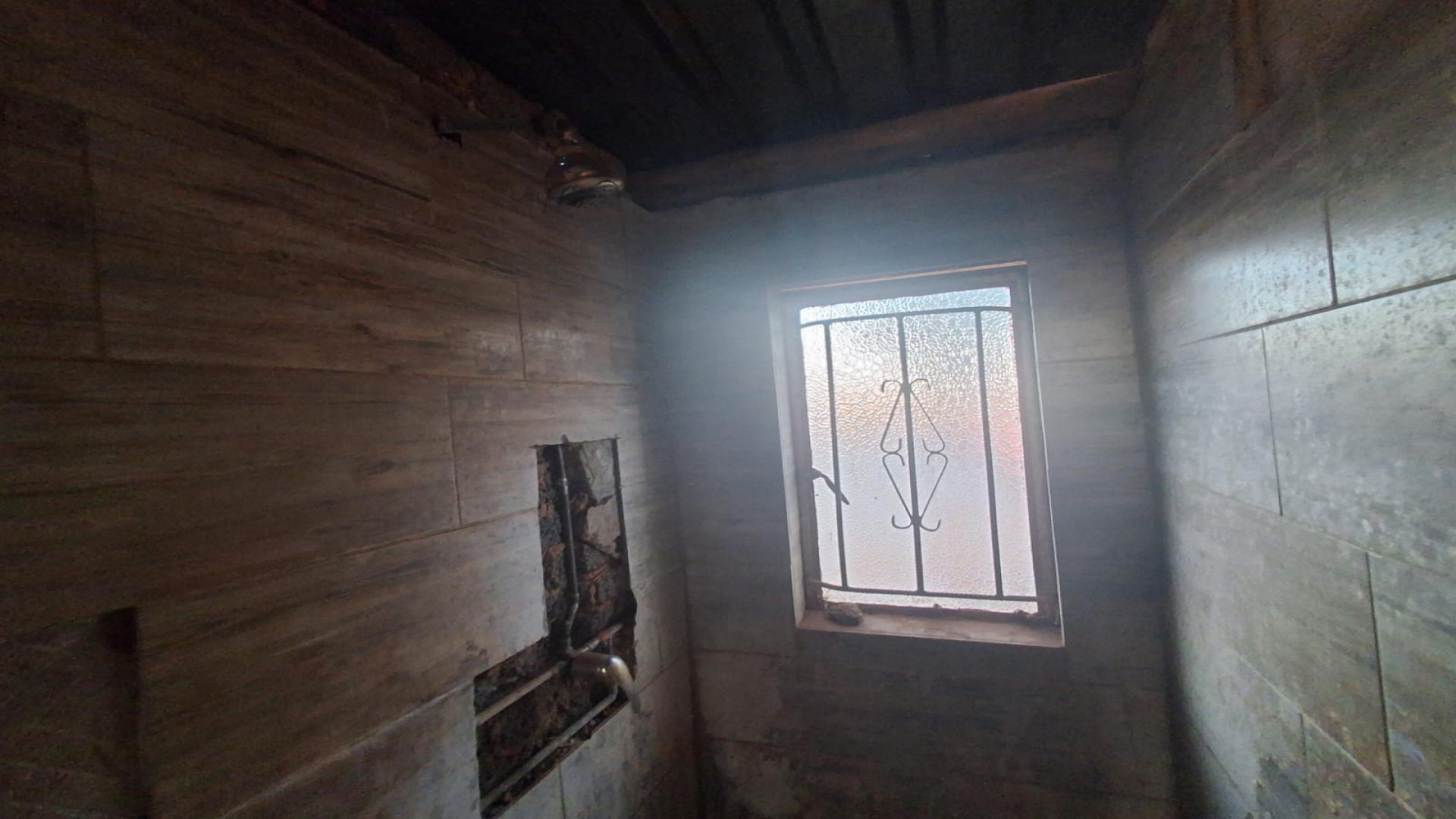 Bathroom 1 of property in West Rand AH