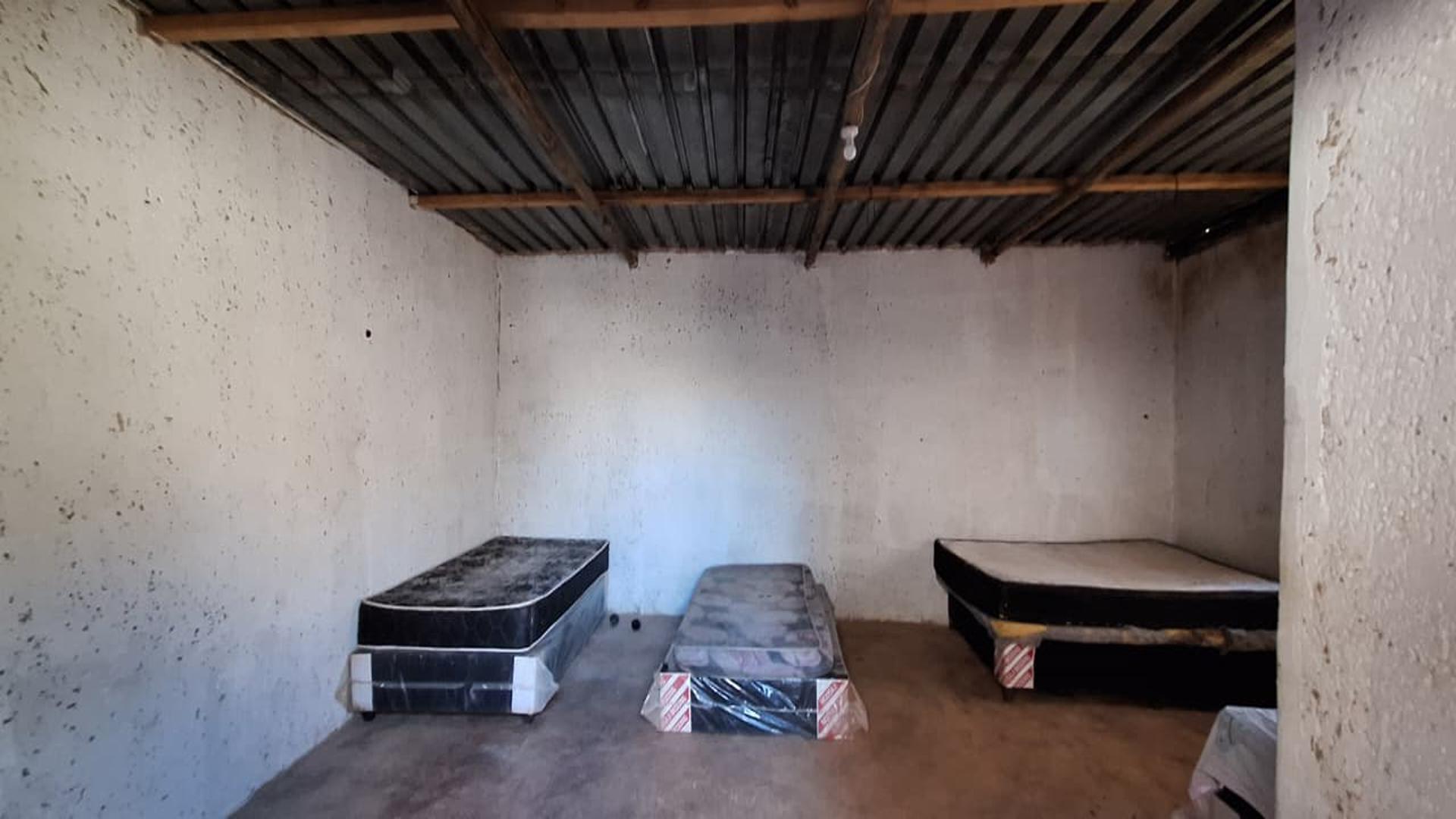Spaces - 13 square meters of property in West Rand AH