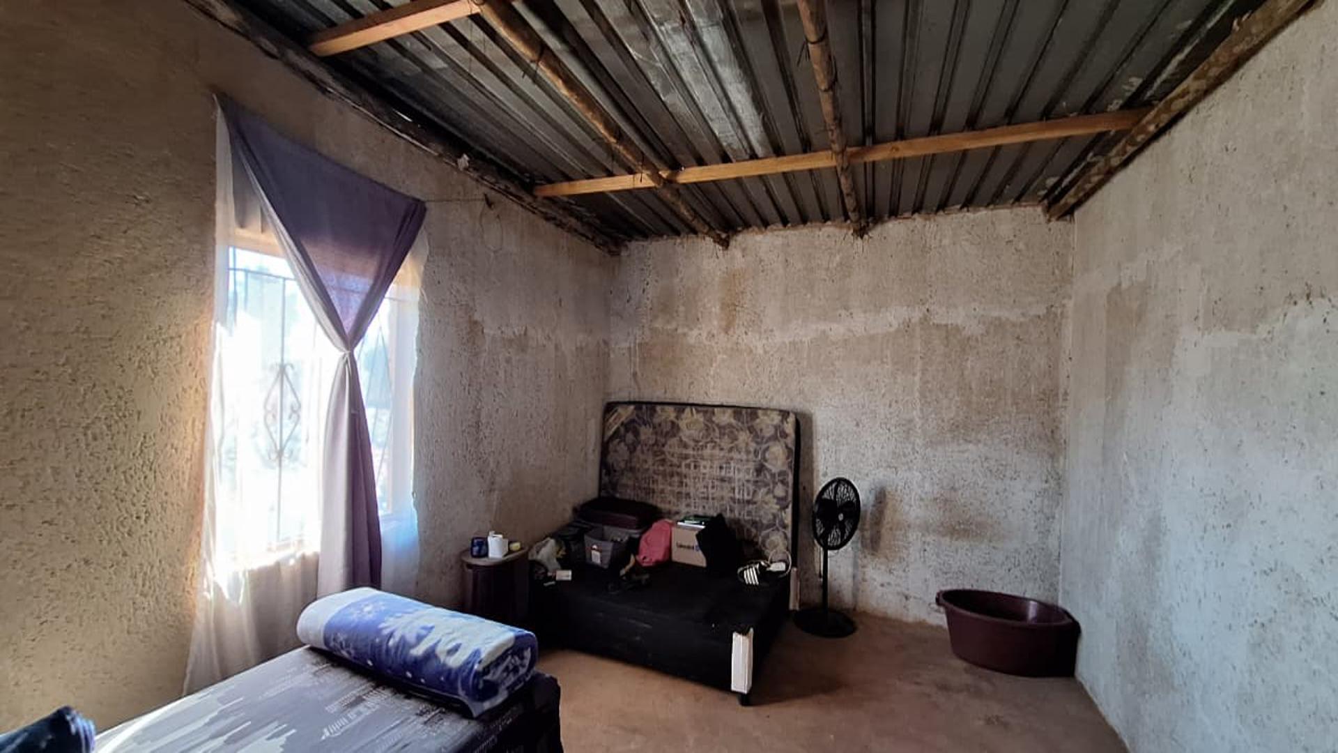 Spaces - 13 square meters of property in West Rand AH