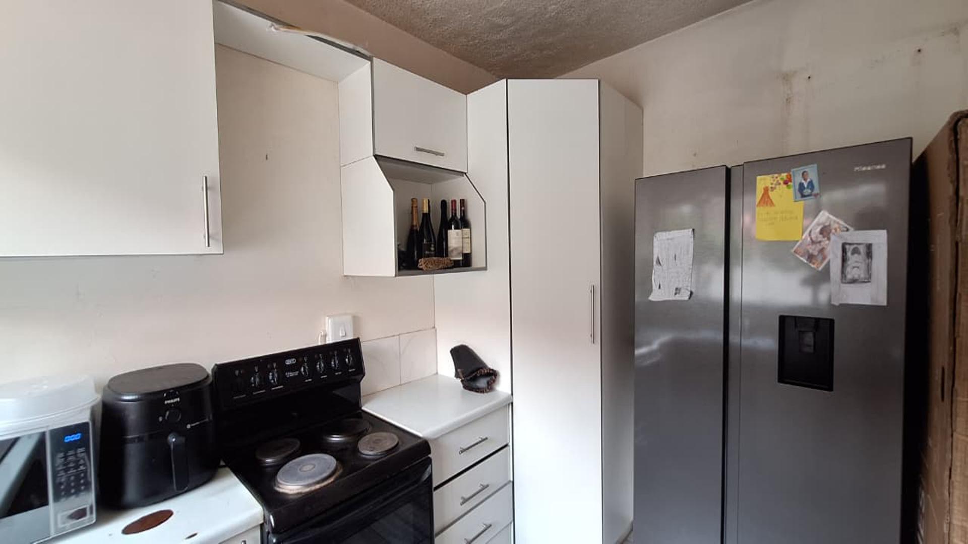 Kitchen - 11 square meters of property in Lyndhurst
