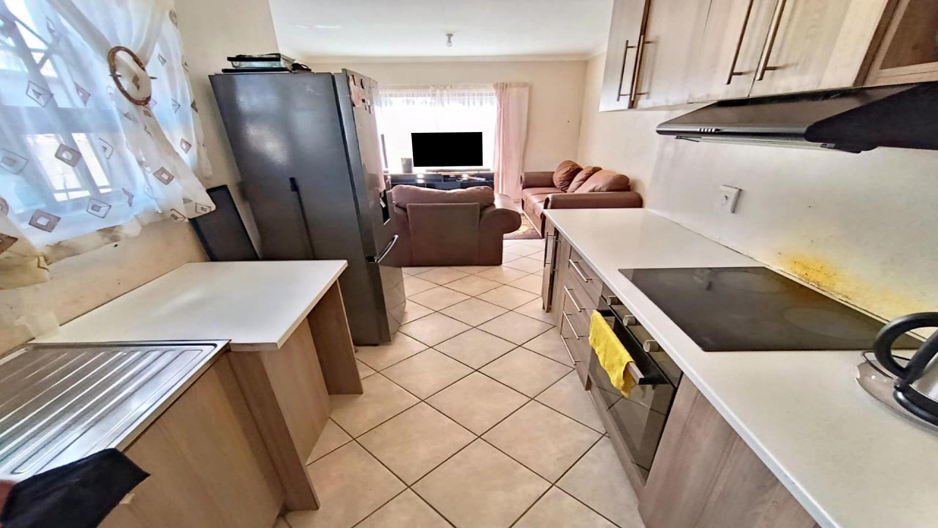 Kitchen of property in Bloemdustria