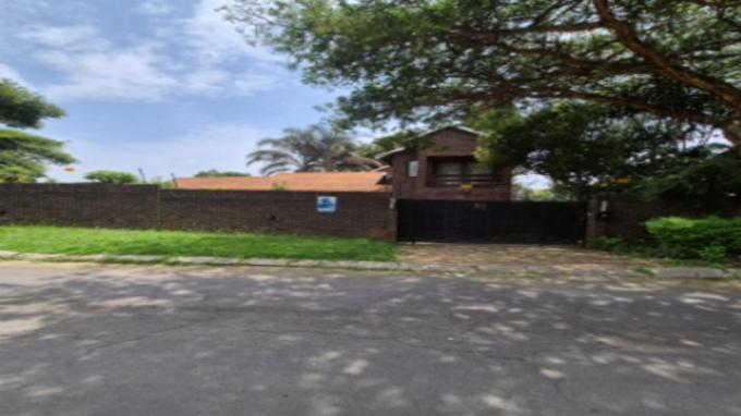 SA Home Loans Sale in Execution 5 Bedroom House for Sale in Weltevreden Park - MR707466