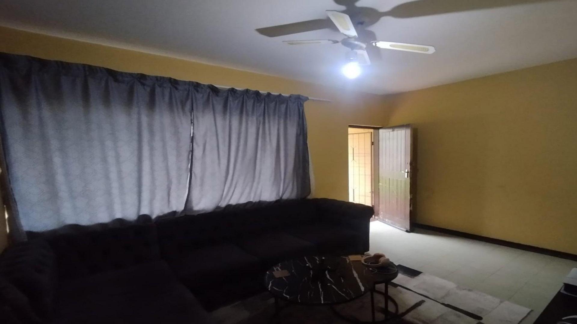 Lounges of property in Sasolburg