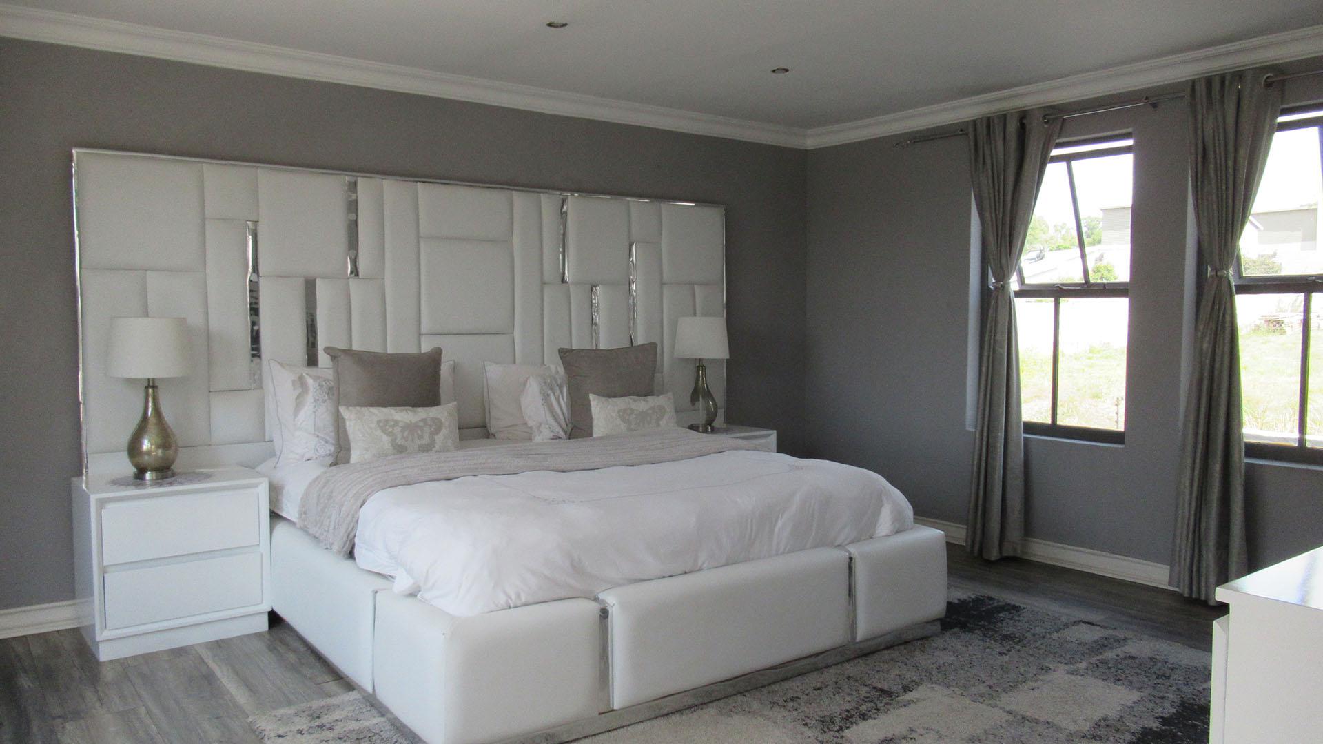 Bed Room 1 - 26 square meters of property in Kengies