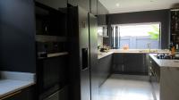 Kitchen - 32 square meters of property in Kengies