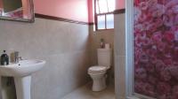 Staff Bathroom - 5 square meters of property in Kengies