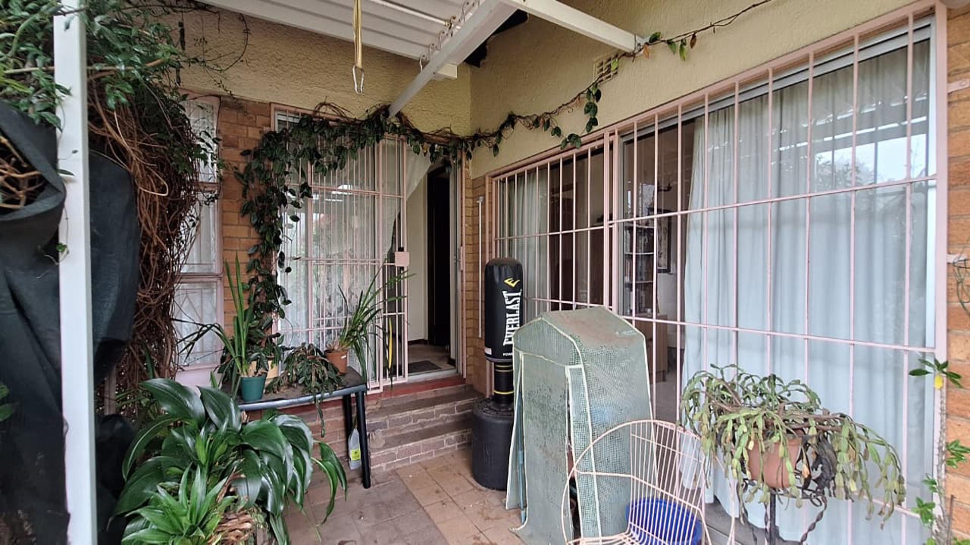 Backyard of property in Horison