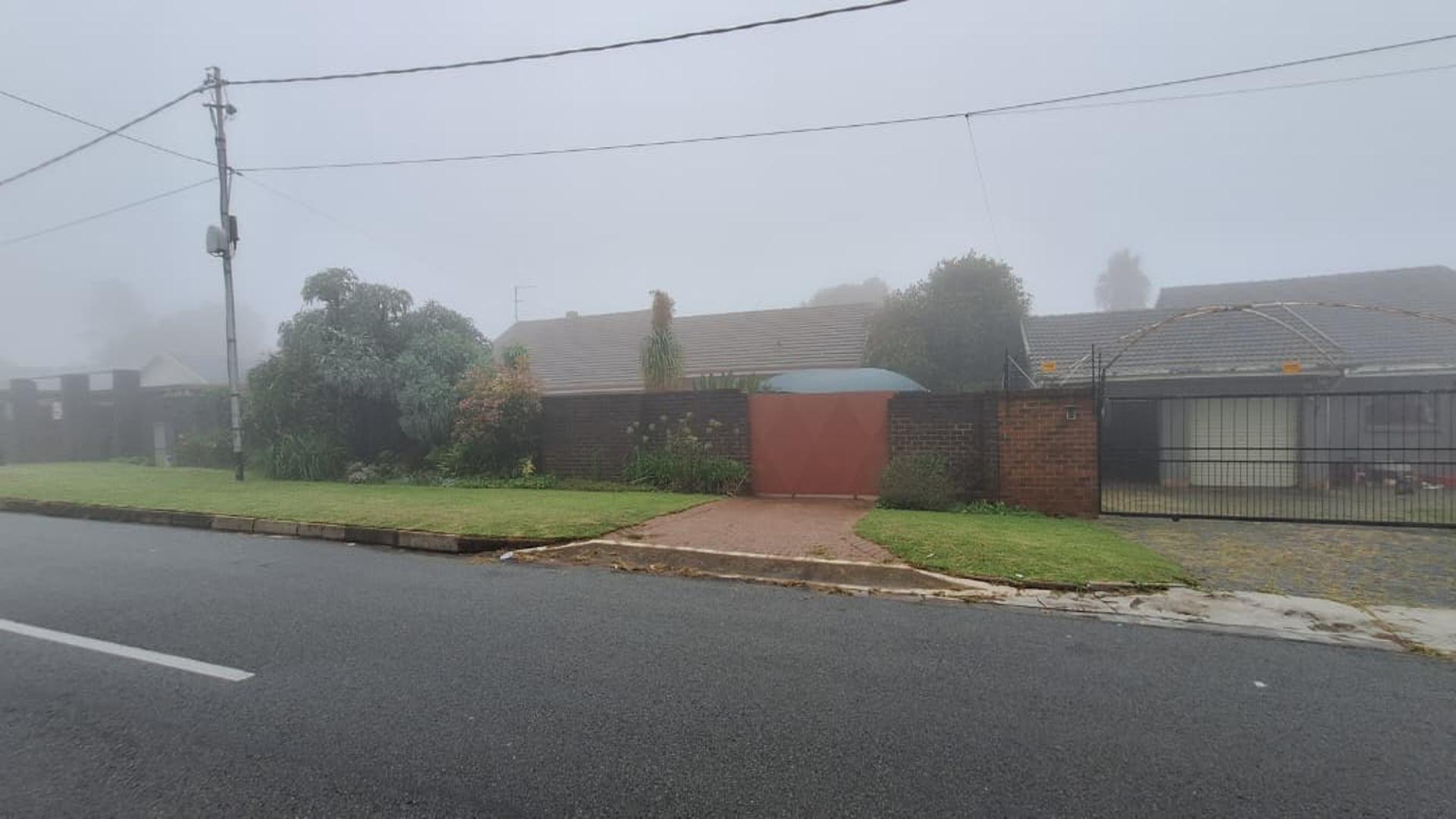 Front View of property in Horison