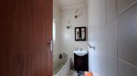 Bathroom 2 - 7 square meters of property in Horison