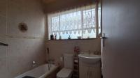 Main Bathroom - 5 square meters of property in Horison