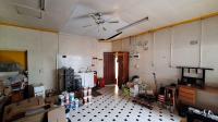 Garage - 47 square meters of property in Horison