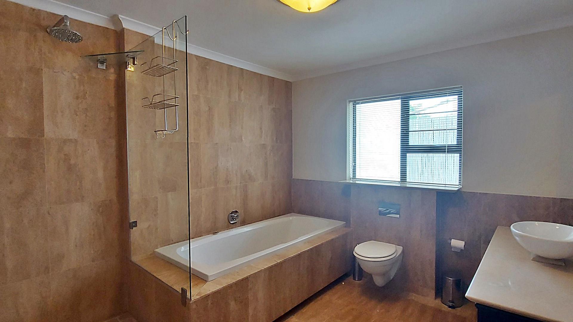 Bathroom 2 of property in Arniston