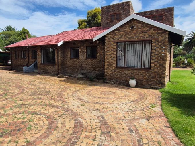 4 Bedroom House for Sale For Sale in Brackenhurst - MR707523