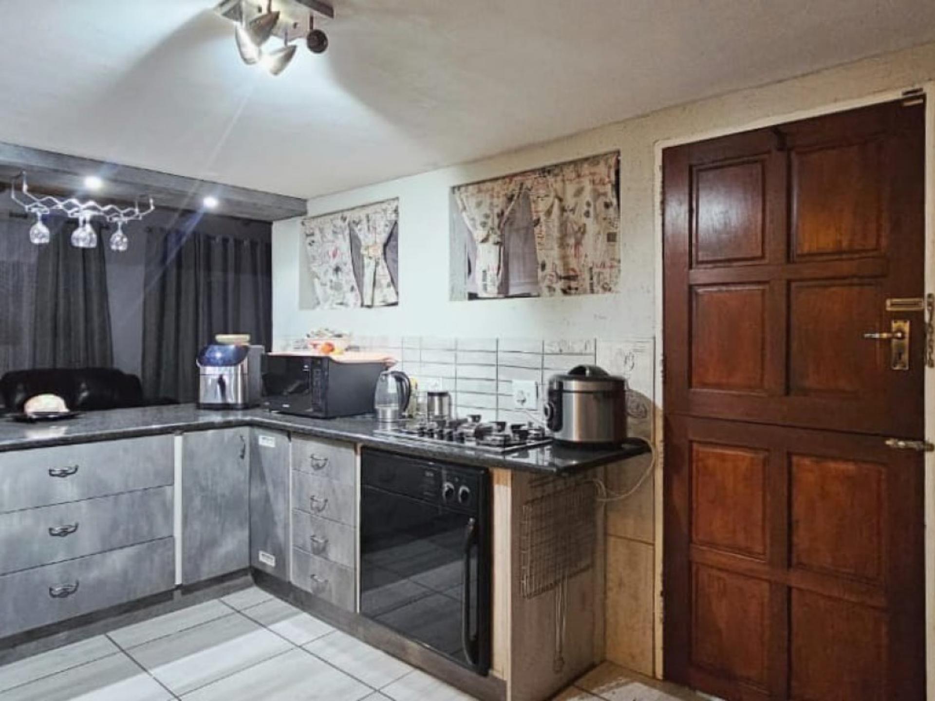  of property in Doornpoort