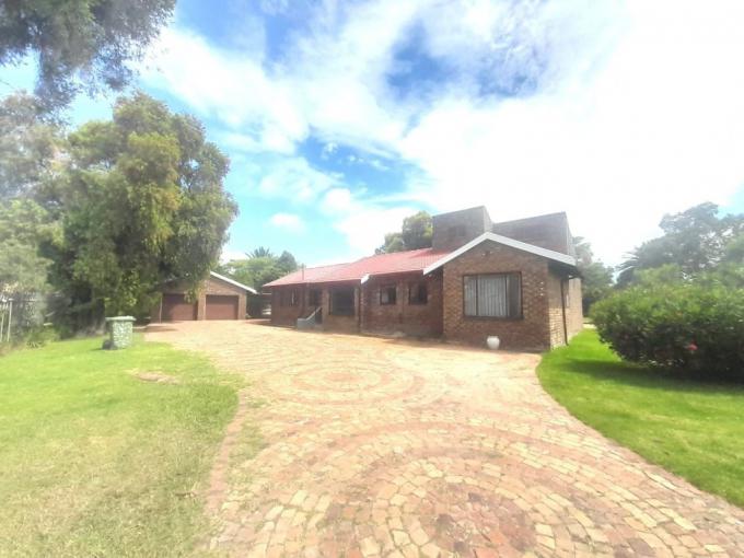 4 Bedroom House for Sale For Sale in Brackenhurst - MR707556