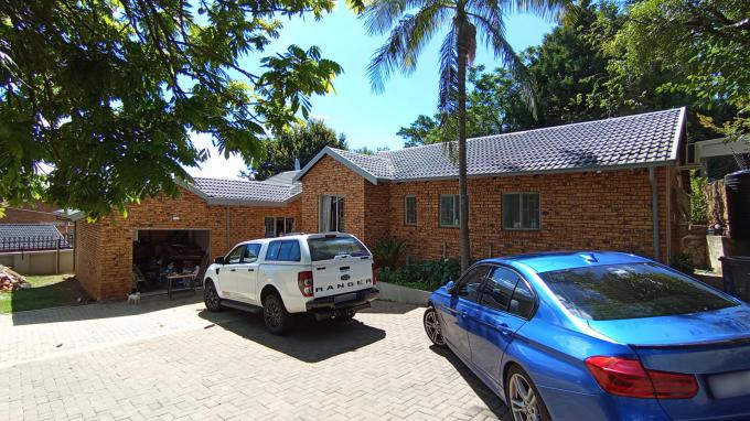 3 Bedroom Freehold Residence for Sale For Sale in Garsfontein - Private Sale - MR707561