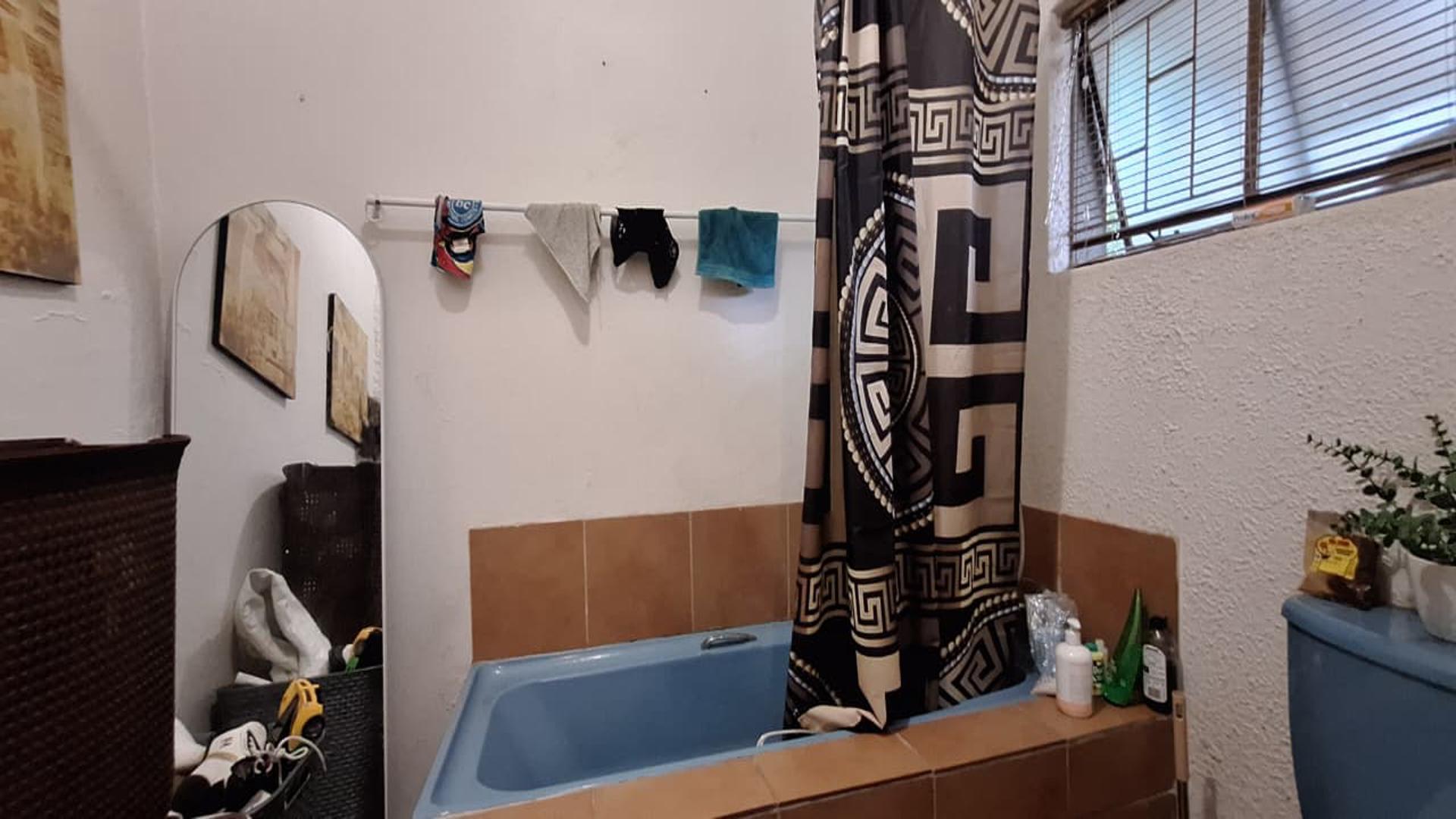 Bathroom 2 of property in Dinwiddie