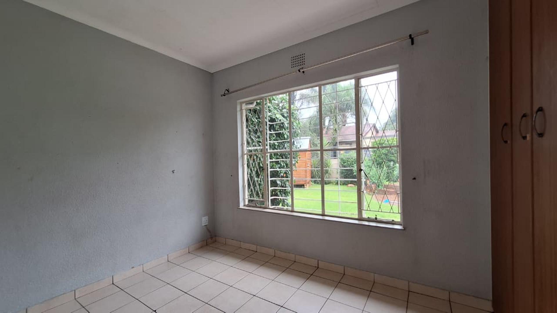 Bed Room 2 - 15 square meters of property in Dinwiddie