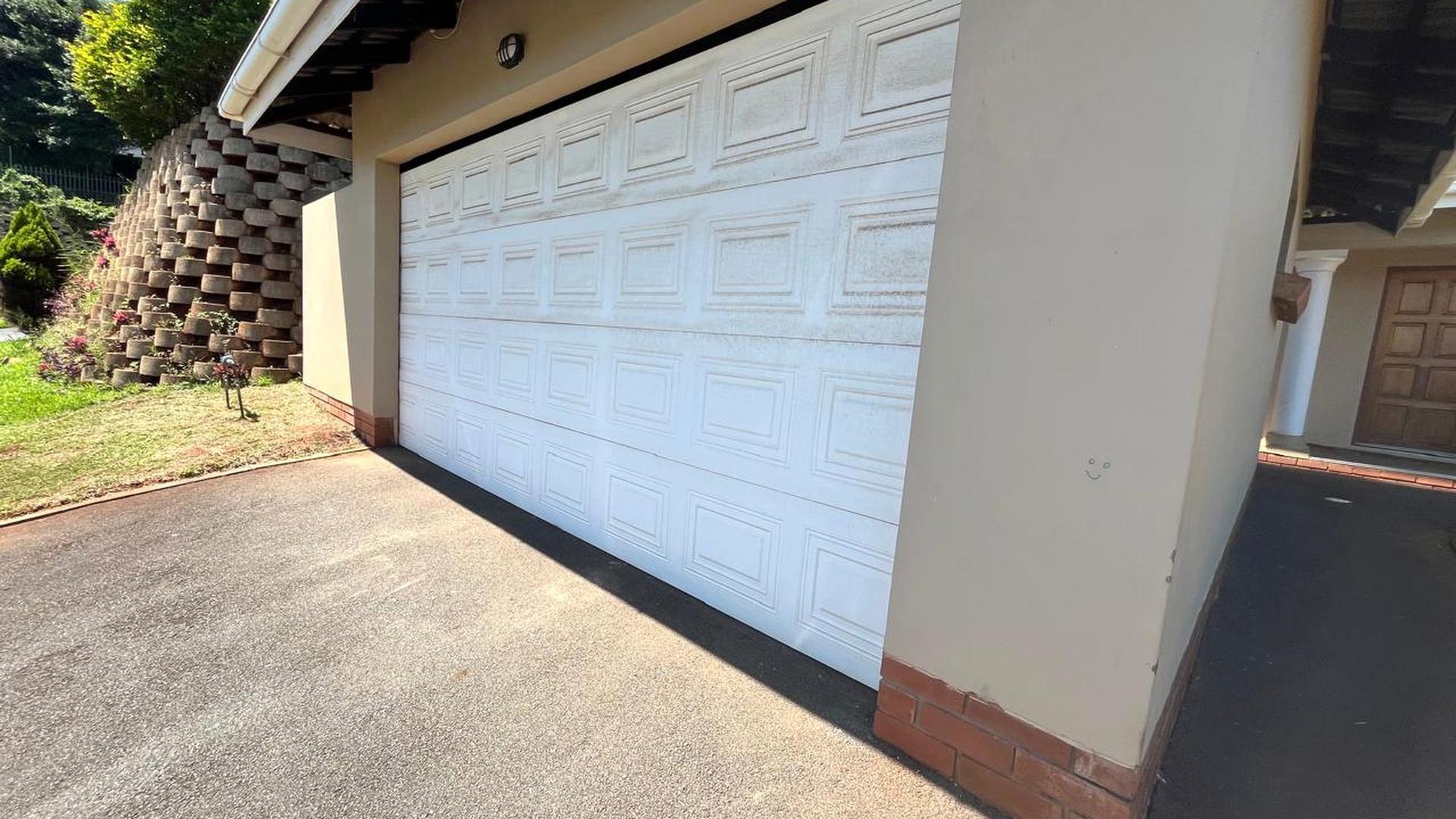 Garage of property in Illovo Beach