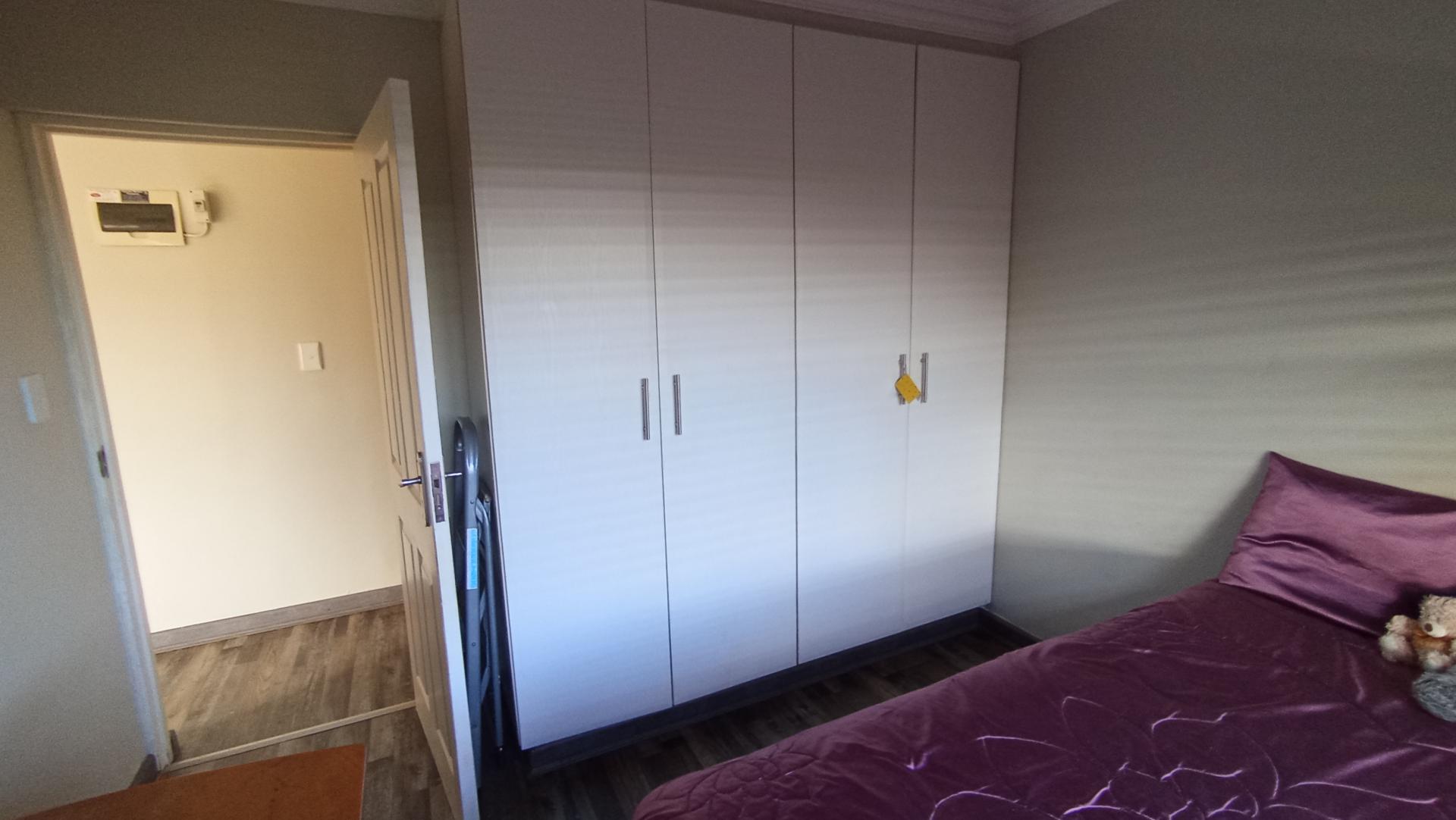 Bed Room 2 - 11 square meters of property in Illovo Beach