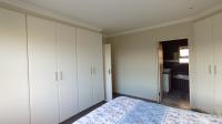 Main Bedroom - 13 square meters of property in Illovo Beach
