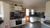 Kitchen - 11 square meters of property in Illovo Beach