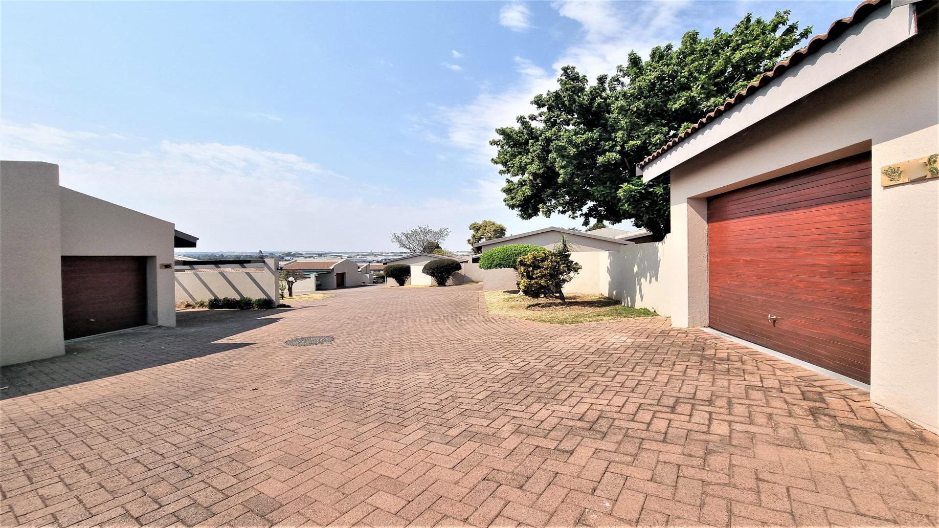 Garage of property in Buccleuch