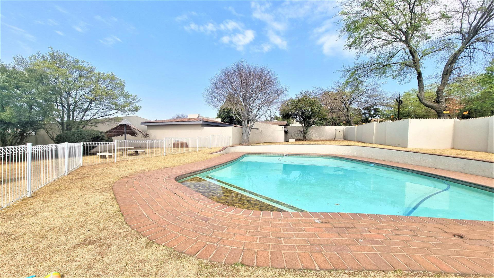 Swimming Pool of property in Buccleuch