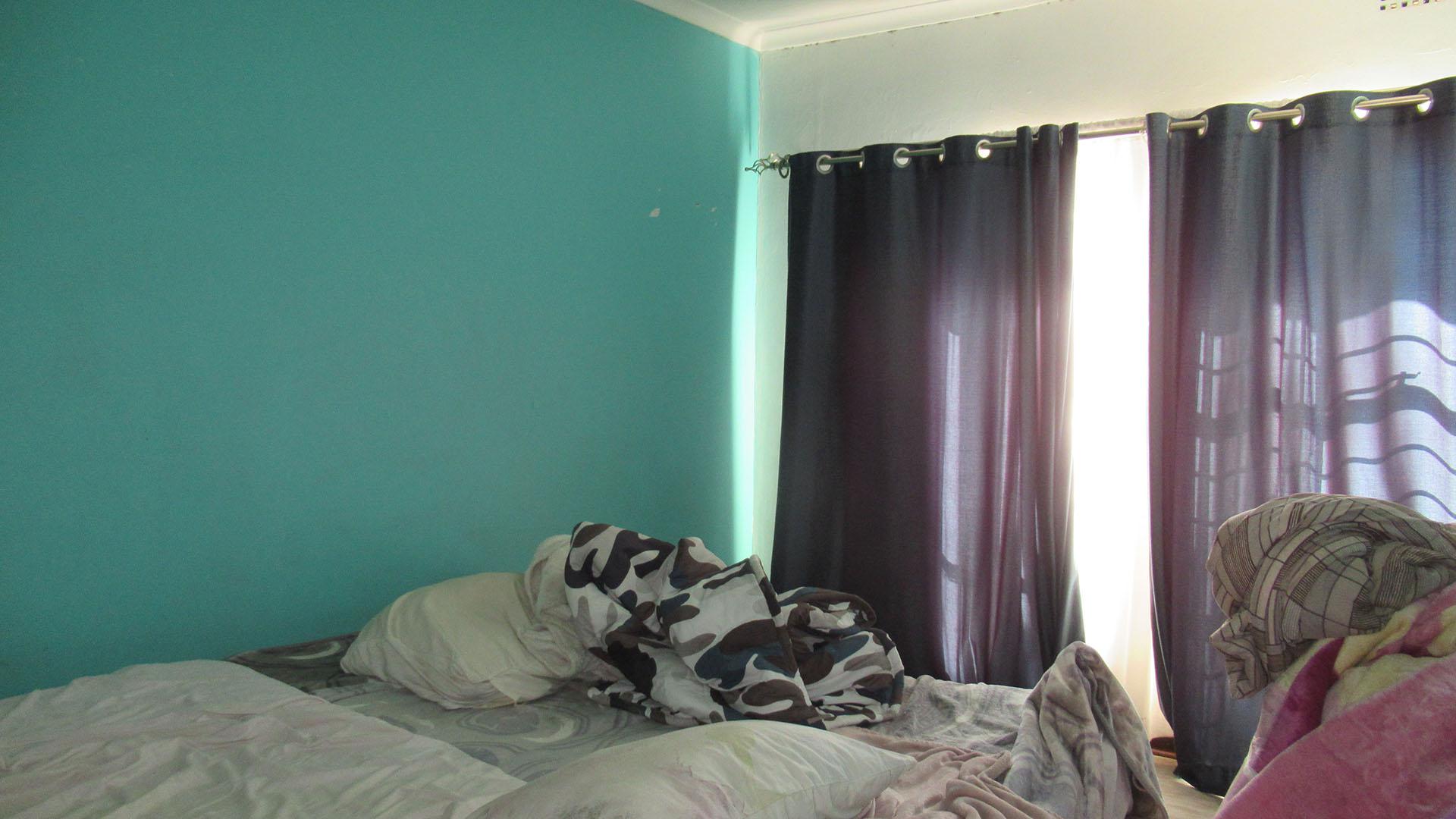 Bed Room 2 - 15 square meters of property in Buccleuch