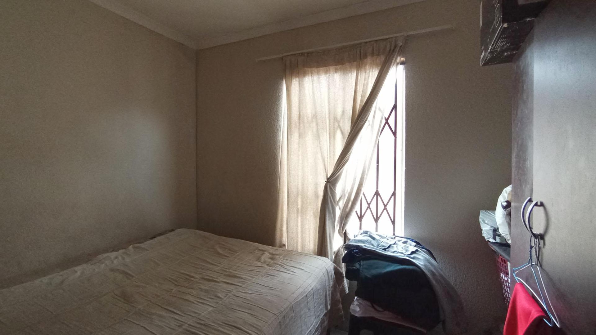 Bed Room 2 - 8 square meters of property in Mamelodi