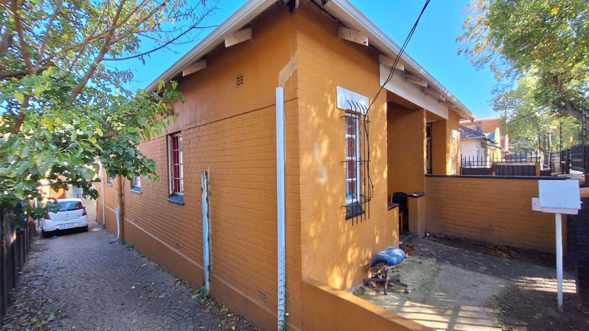 Front View of property in Rosettenville