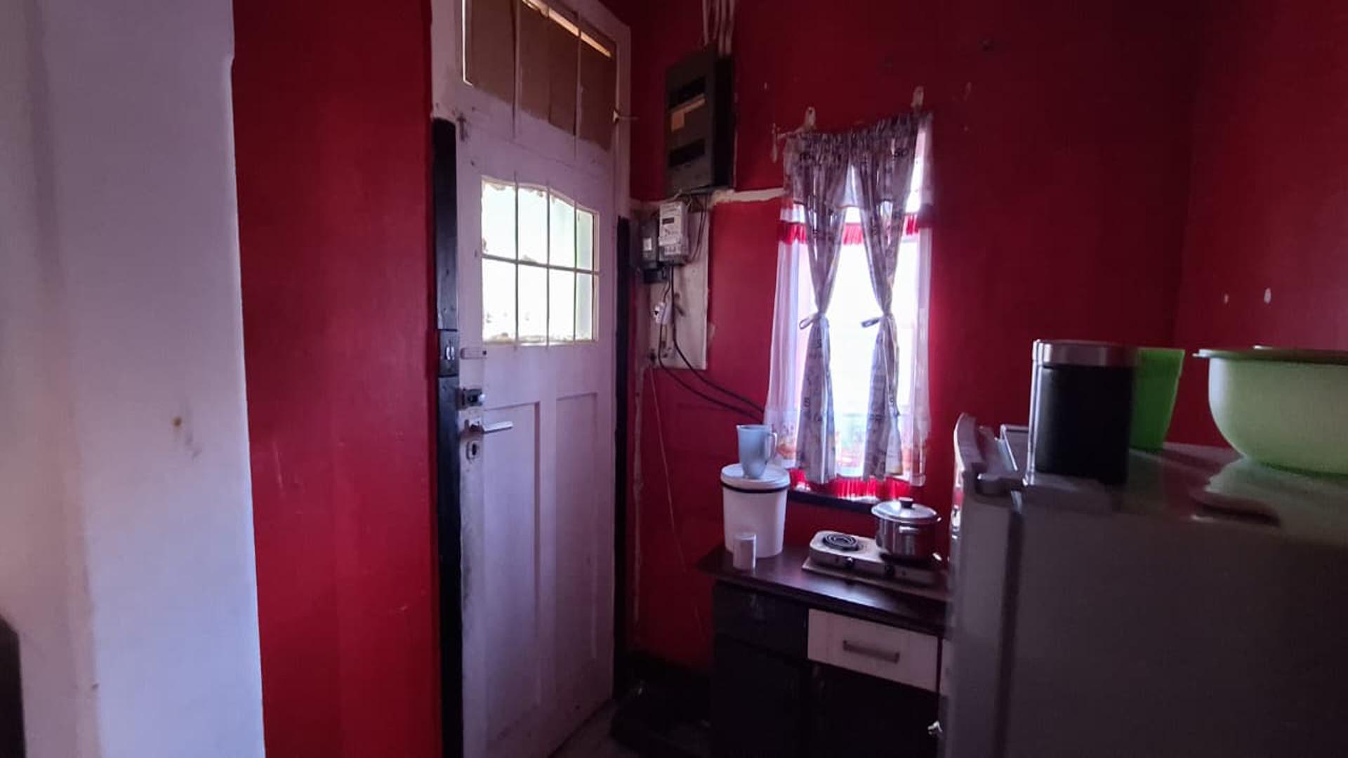 Spaces - 22 square meters of property in Rosettenville