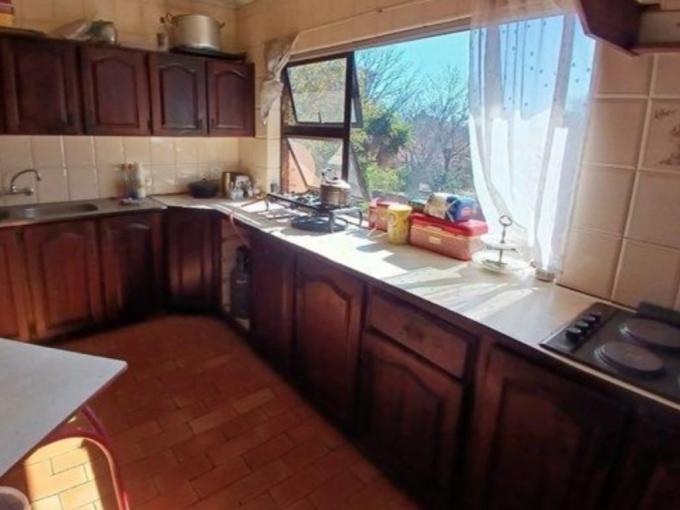 8 Bedroom House for Sale For Sale in Parkhill Gardens - MR707620