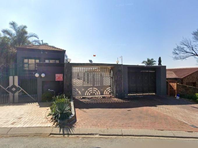 14 Bedroom House for Sale For Sale in Bassonia - MR707623