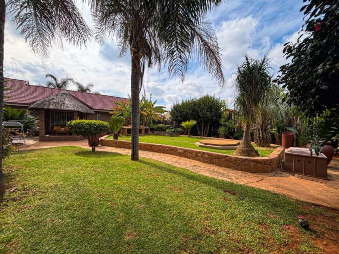 5 Bedroom House for Sale For Sale in Glenanda - MR707636