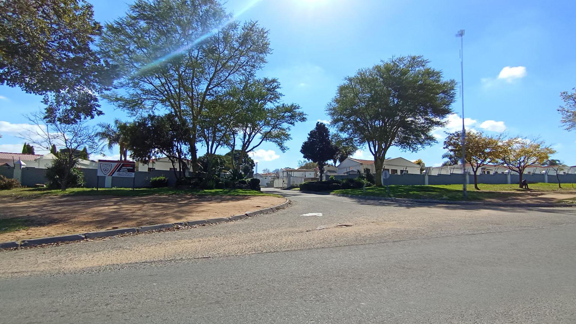 Front View of property in Halfway Gardens