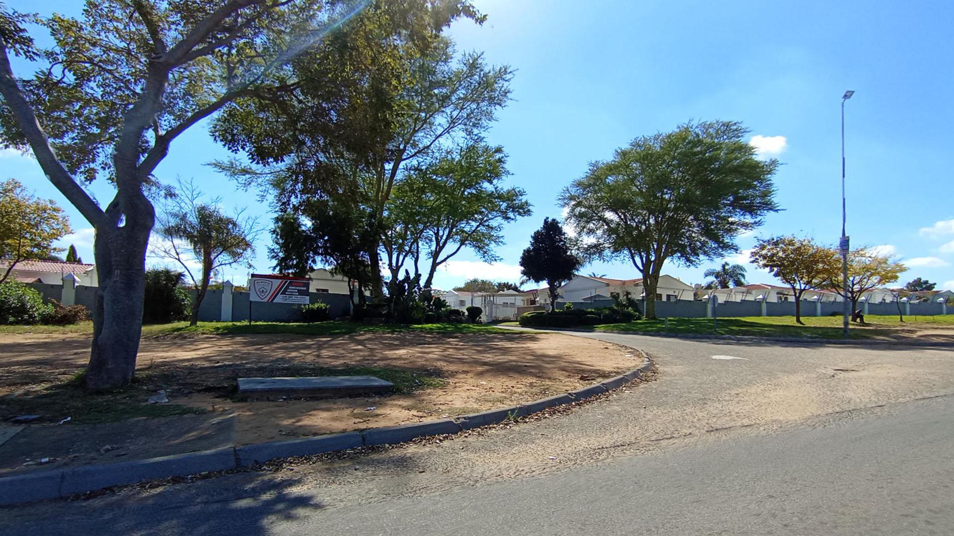 Front View of property in Halfway Gardens