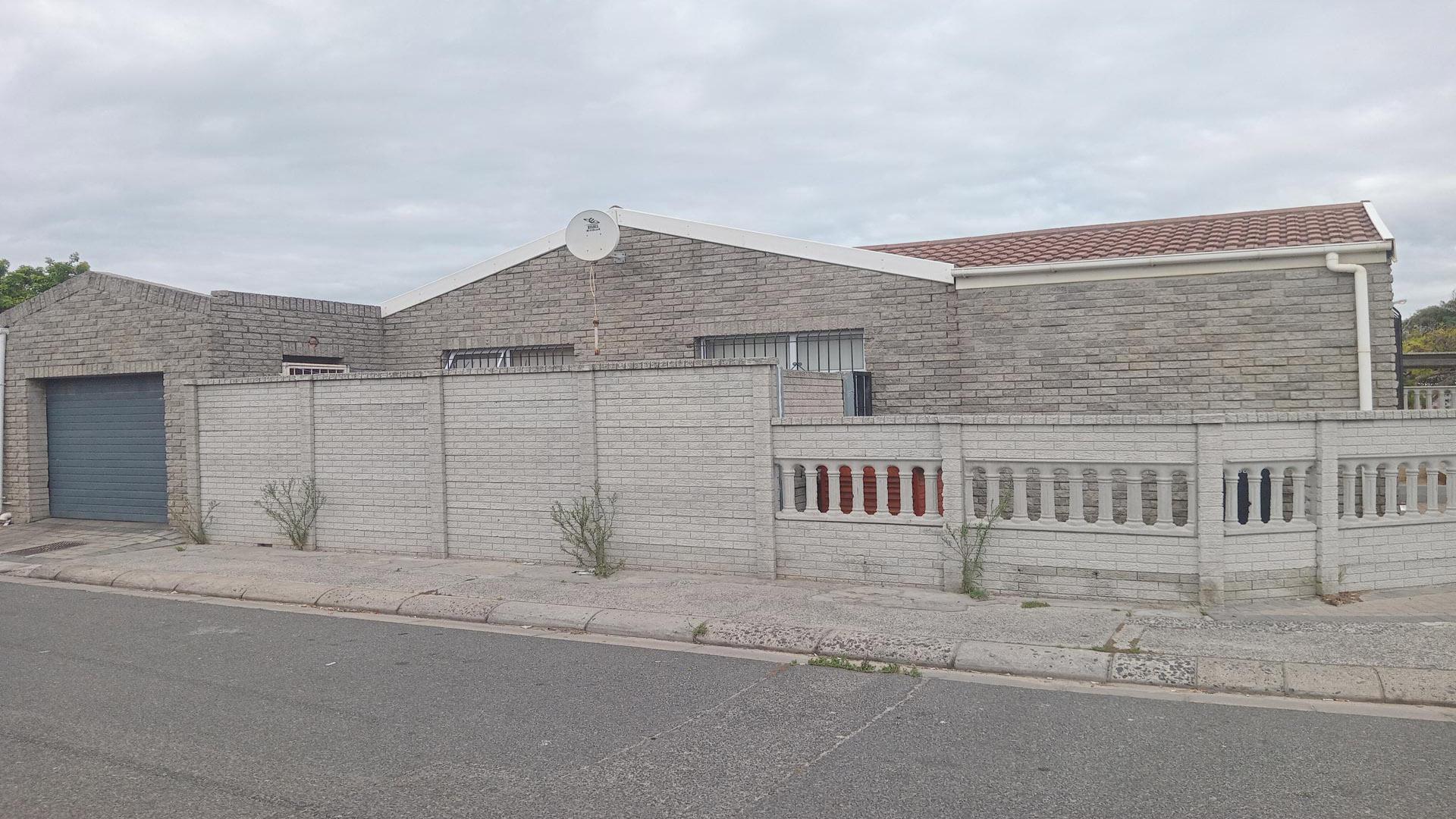 Front View of property in Westridge CP