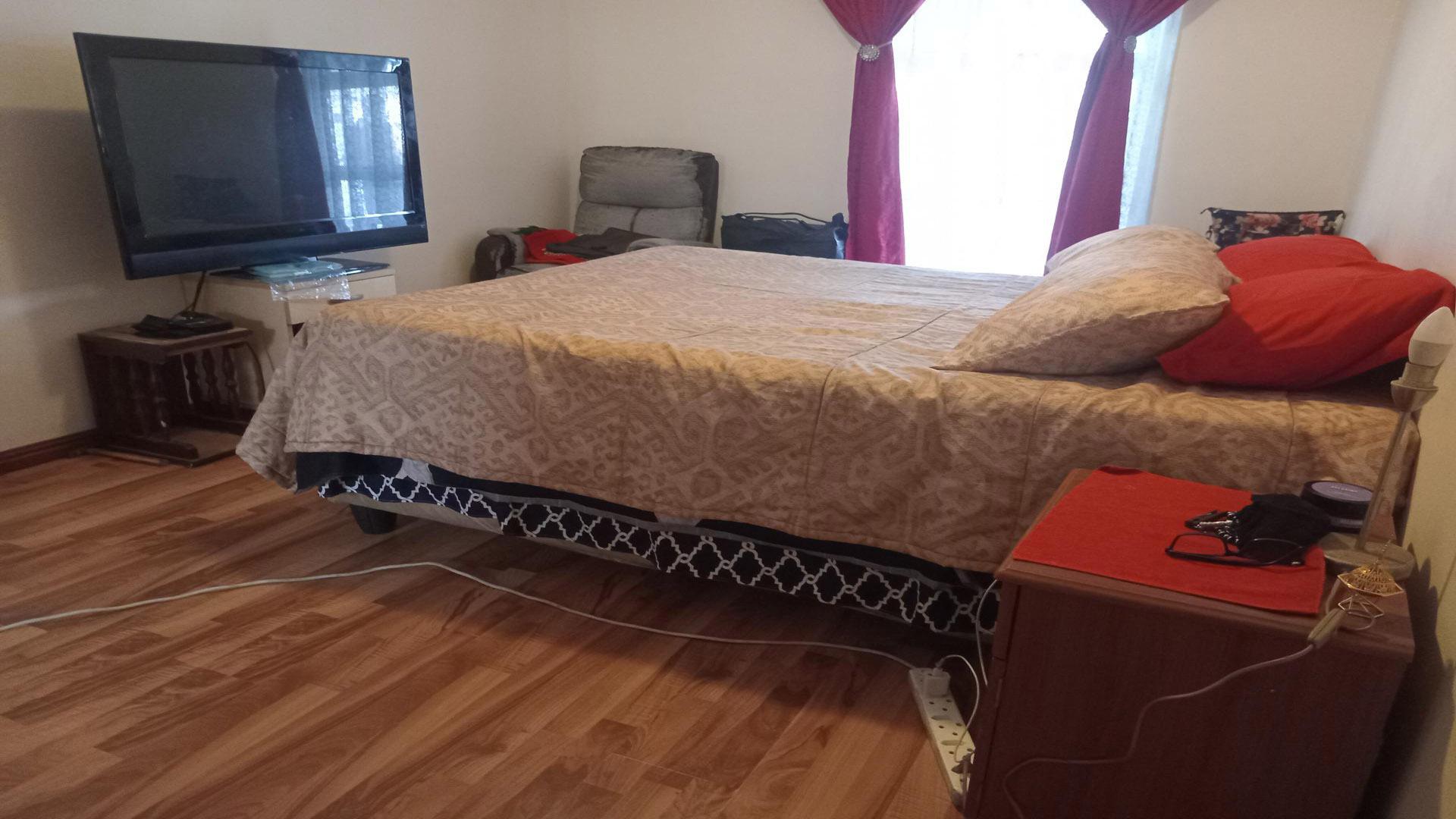 Bed Room 2 of property in Westridge CP