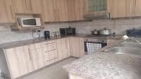 Kitchen of property in Westridge CP