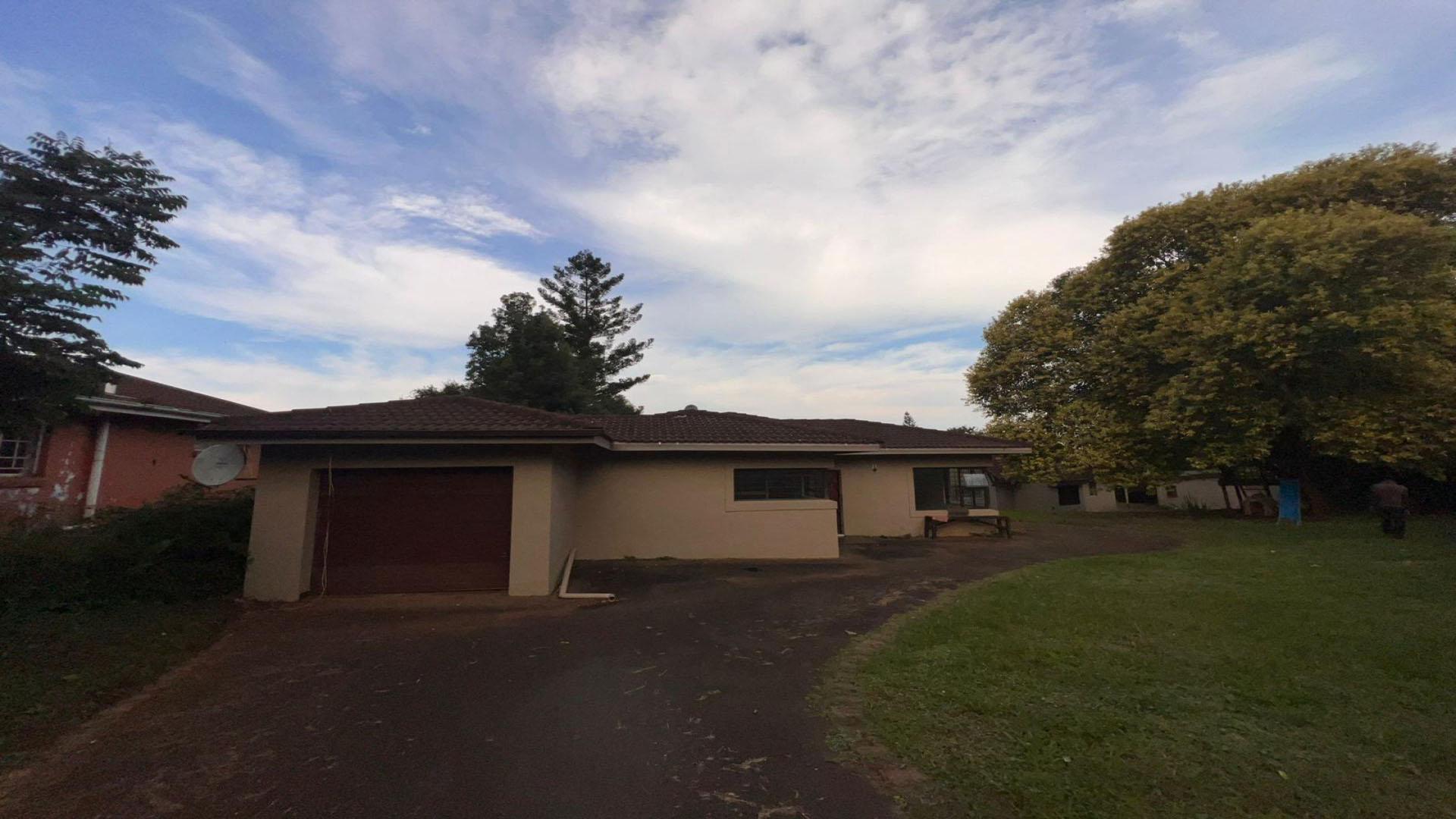 Front View of property in Blackridge