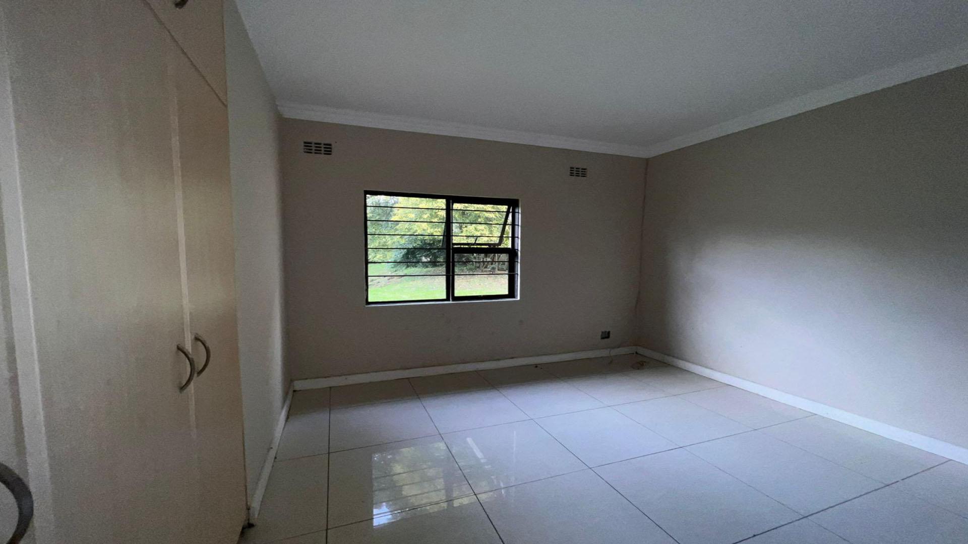 Bed Room 2 of property in Blackridge