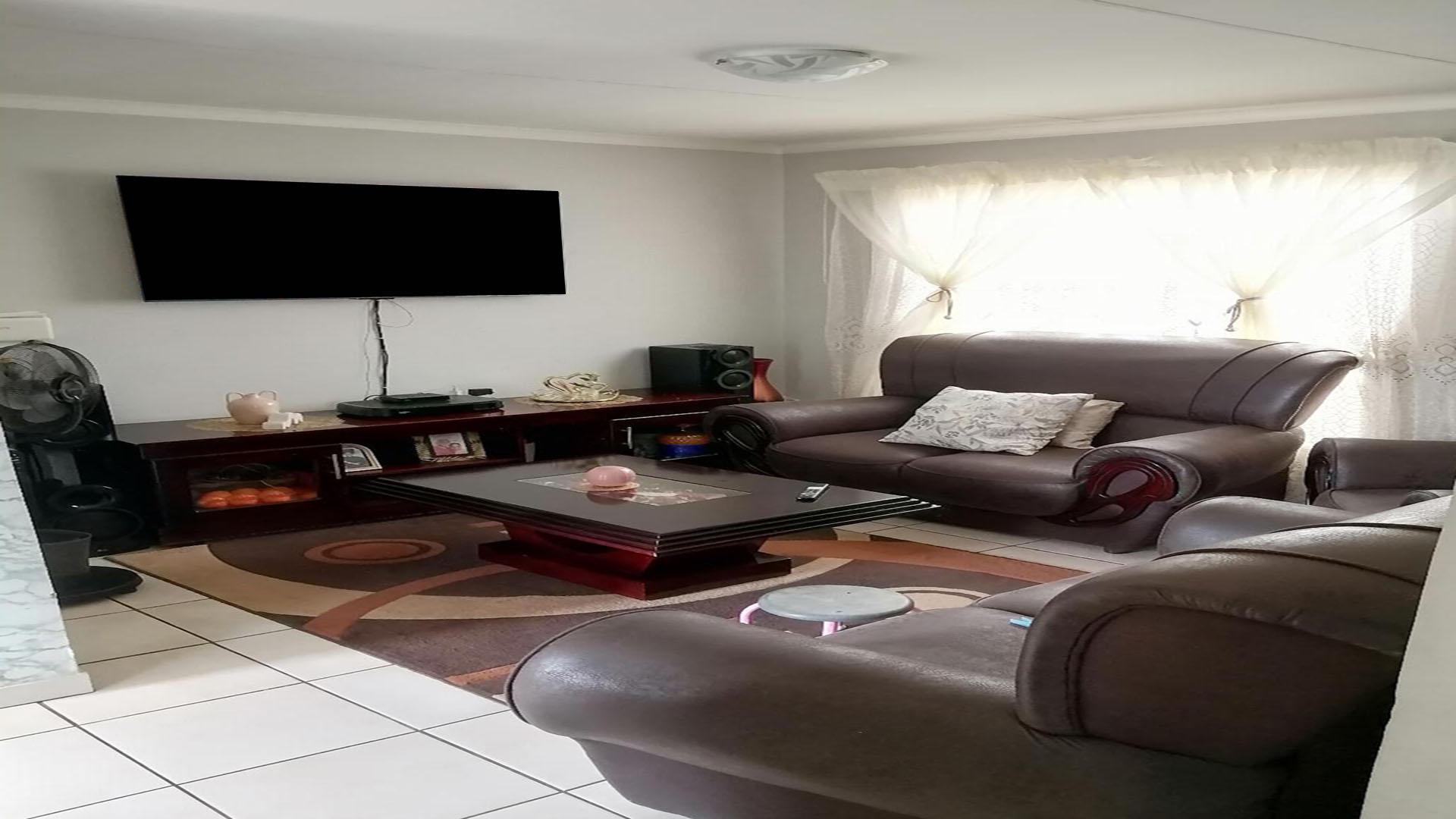 Lounges of property in Vanderbijlpark